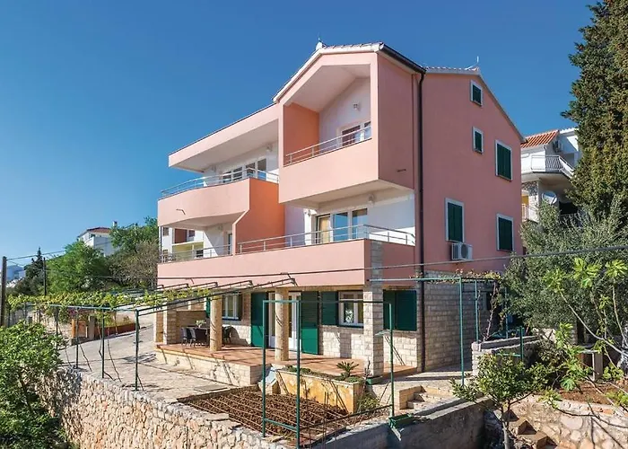 Apartments Hari Tisno